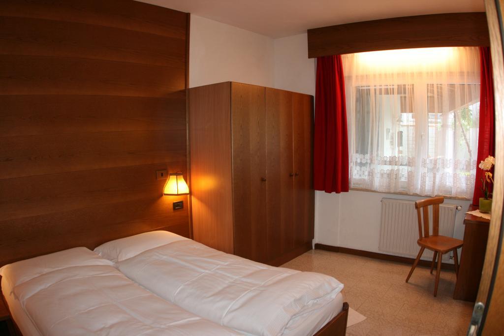 A. Paolo Apartments Виго ди Фаса Екстериор снимка